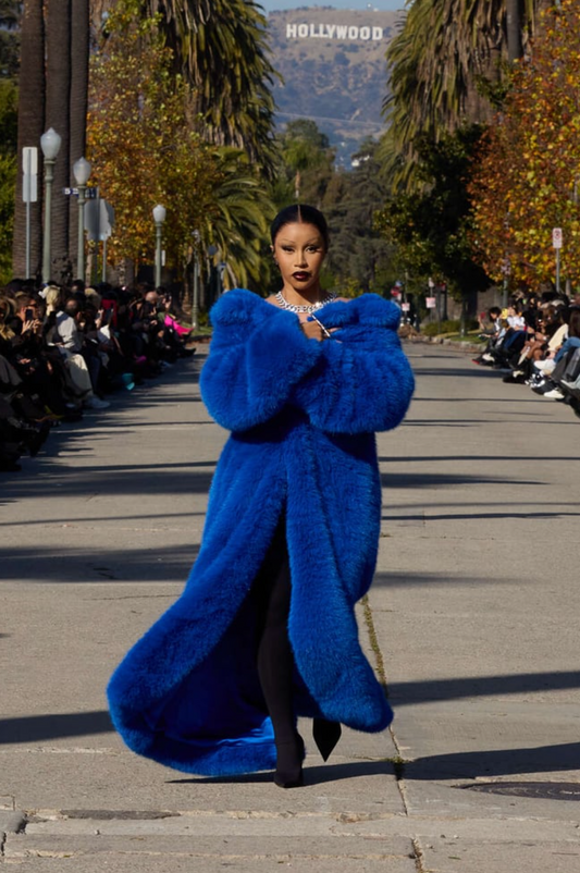 BALENCIAGA PRESENTA COLECCIÓN EN LAS CALLES DE L.A.