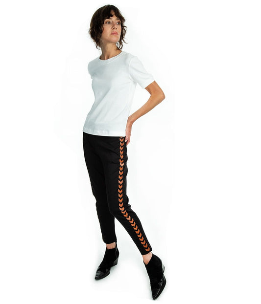 PANTALÓN BORDADO LATERAL